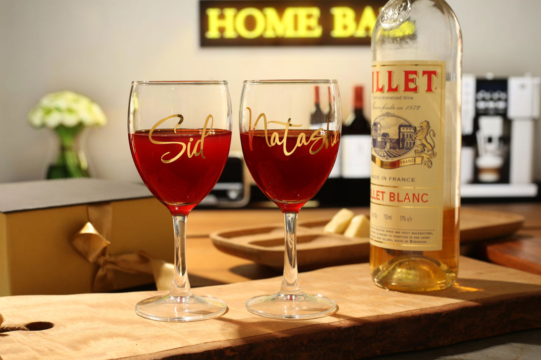 AICA Personalized Name Red/White Wine Couple Glasses - Gift Box Packaging, 230ml, Set of 2